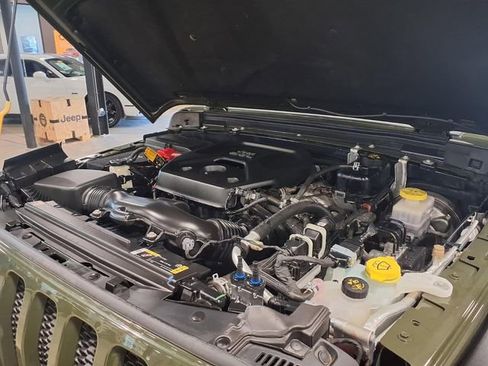 Used 2022 Jeep Wrangler Sport AWD/4WD image 15
