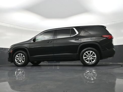 Used 2023 Chevrolet Traverse LS FWD image 29