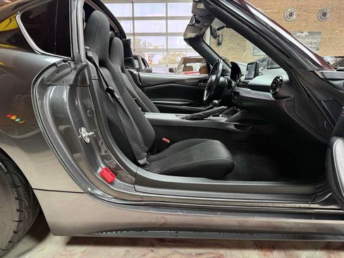 Used 2019 MAZDA MX-5 Miata RF Club RWD image 10