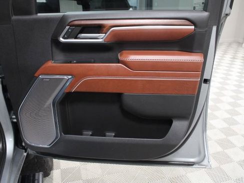 Used 2024 GMC Sierra 2500 Denali Ultimate AWD/4WD image 24