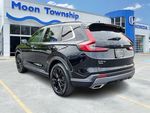Used 2023 Honda CR-V Sport Touring image 4