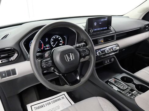 Used 2023 Honda Pilot LX image 11