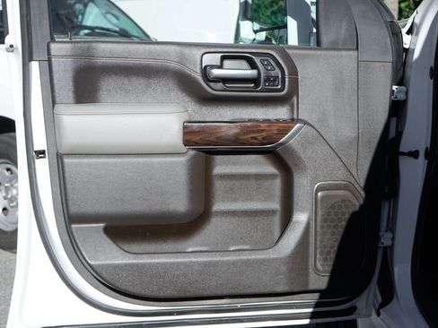 Used 2021 GMC Sierra 3500 SLT w/ SLT Convenience Package image 15