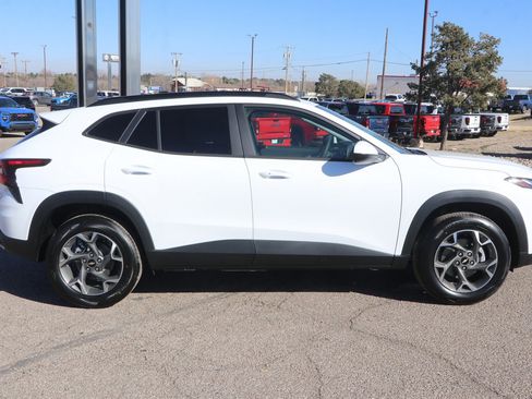 New 2026 Chevrolet Trax LT w/ Driver Confidence Package image 8