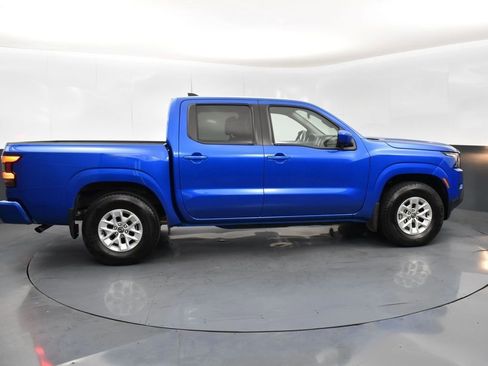 Used 2024 Nissan Frontier SV image 8