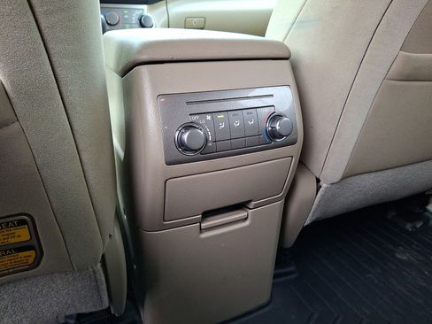 Used 2012 Toyota Highlander 4WD w/ Tech Pkg image 13