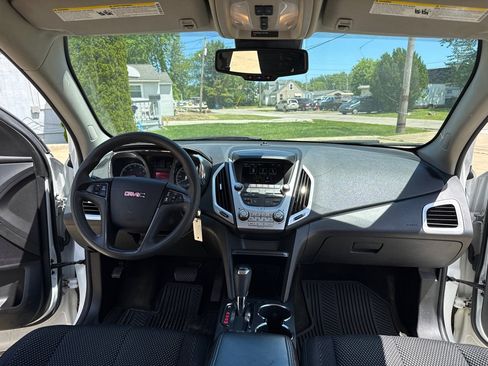Used 2017 GMC Terrain SLE FWD image 9