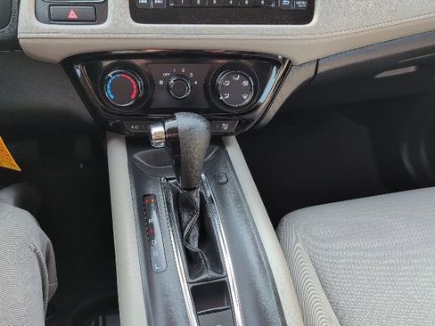 Used 2022 Honda HR-V LX image 5