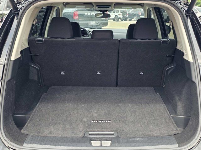 Used 2026 Nissan Rogue SV FWD image 11