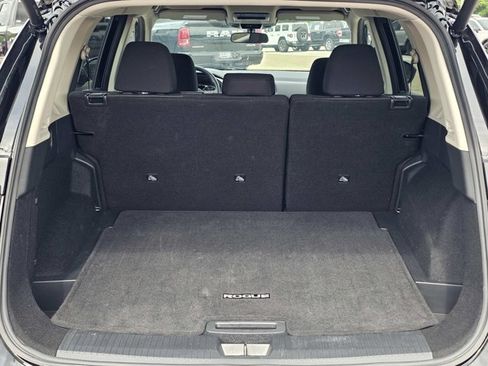 Used 2026 Nissan Rogue SV FWD image 11