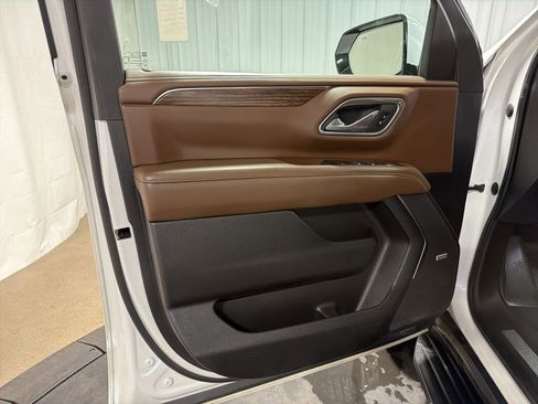 Used 2021 Chevrolet Suburban High Country image 4