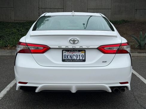 Used 2019 Toyota Camry SE w/ Carpet Mat Package FWD image 13