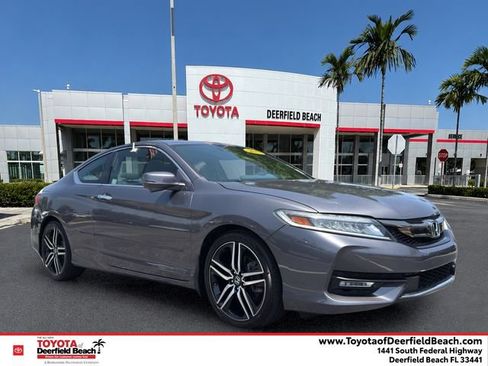 Used 2017 Honda Accord Touring image 1