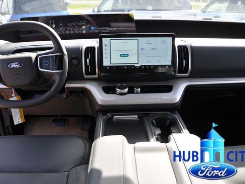 New 2026 Ford Expedition Active RWD image 12
