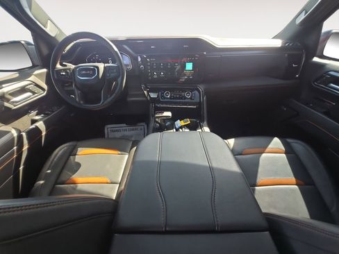 Certified 2025 GMC Sierra 1500 AT4 w/ Technology Package AWD/4WD image 9