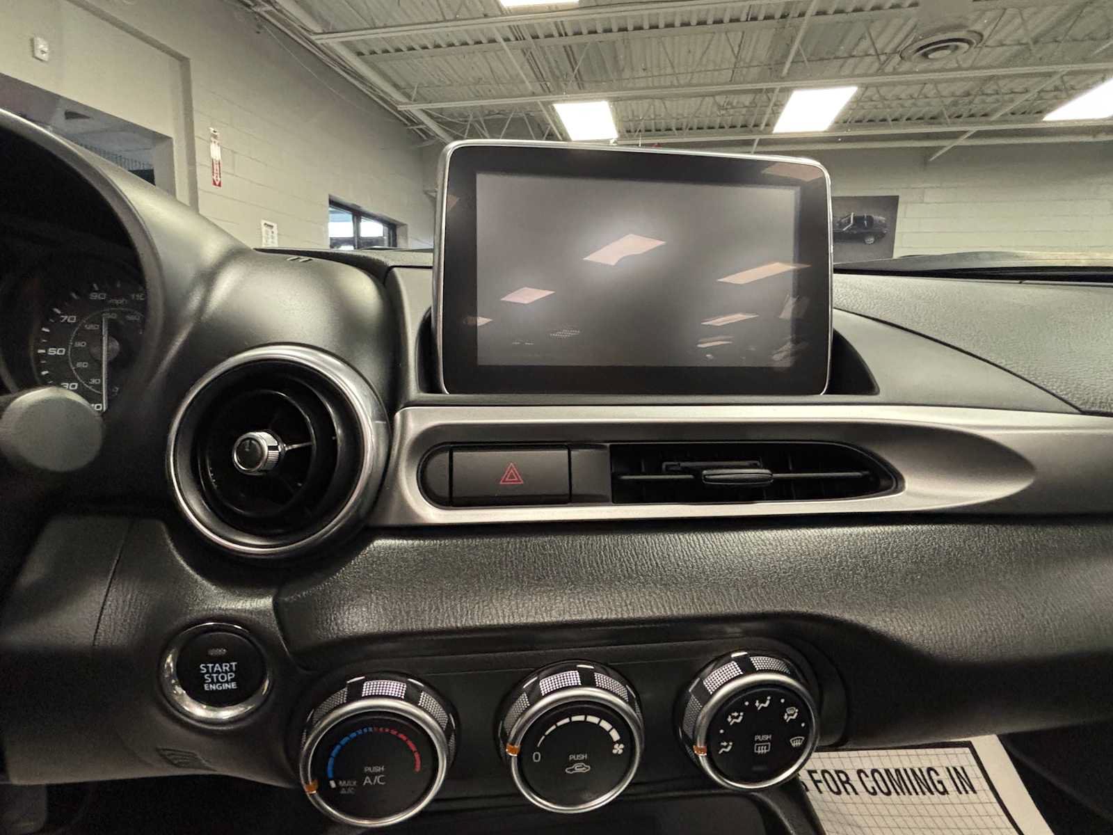 Used 2018 FIAT 124 Spider Classica w/ Technology Group RWD image 17