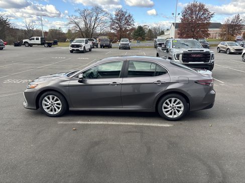 Used 2024 Toyota Camry LE image 7