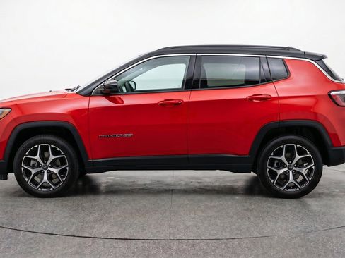Used 2025 Jeep Compass Limited AWD/4WD image 5