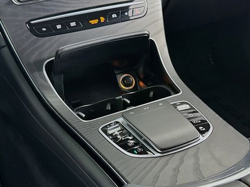 Used 2021 Mercedes-Benz GLC 300 image 5