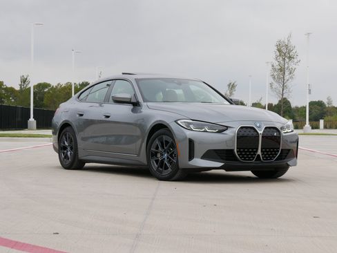 Used 2023 BMW i4 eDrive35 w/ Premium Package RWD image 2