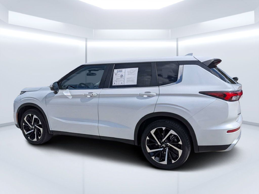 Used 2024 Mitsubishi Outlander SE AWD/4WD image 6