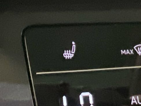 Certified 2024 Volkswagen Tiguan SE FWD image 27