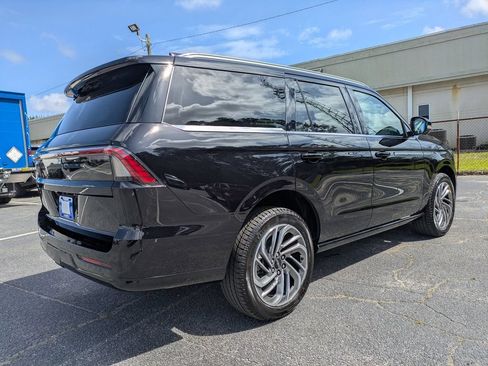 New 2026 Lincoln Navigator Reserve AWD/4WD image 4