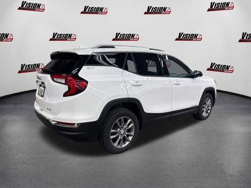 Used 2024 GMC Terrain SLT image 5