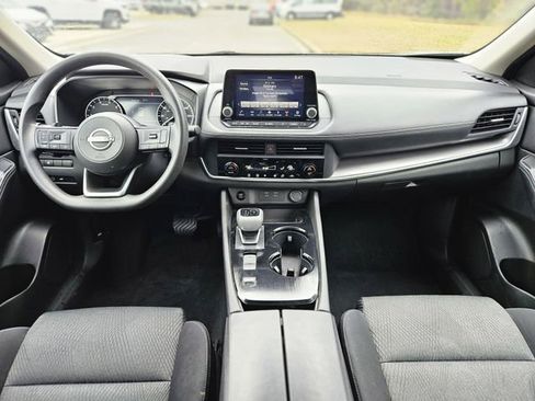 Certified 2024 Nissan Rogue SV FWD image 15