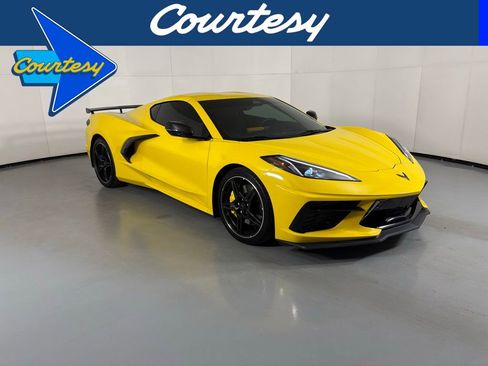 Used 2025 Chevrolet Corvette Stingray Preferred Cpe w/ Z51 Performance Package RWD image 1