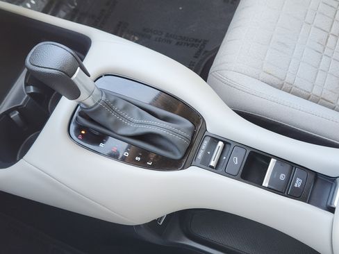 Certified 2023 Honda HR-V LX image 19