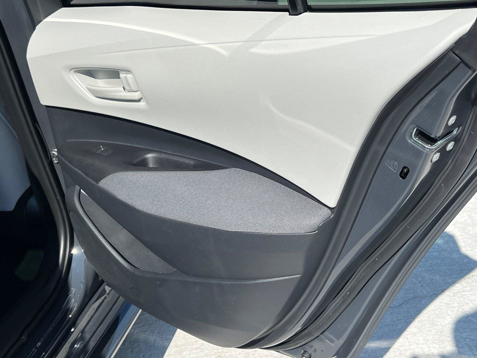 Used 2025 Toyota Corolla LE FWD image 16