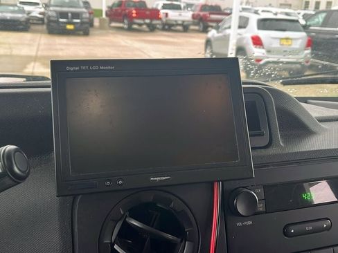 Used 2013 Ford E-450 and Econoline 450 Super Duty w/ Motorhome Prep Pkg image 18