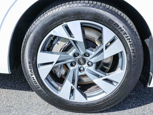 Used 2022 Audi e-tron Premium Plus w/ Premium Plus Package image 13