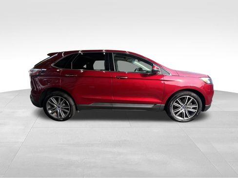 Used 2019 Ford Edge Titanium w/ Cold Weather Package AWD/4WD image 4