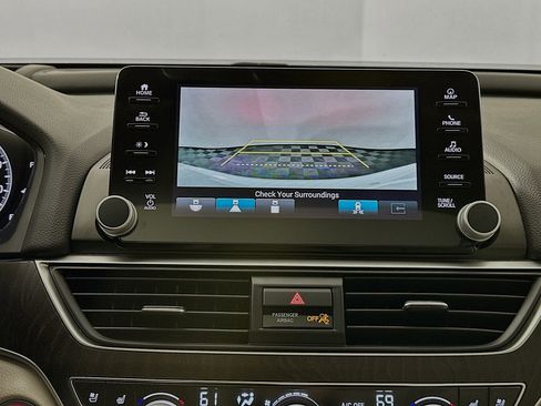 Used 2022 Honda Accord Touring image 16