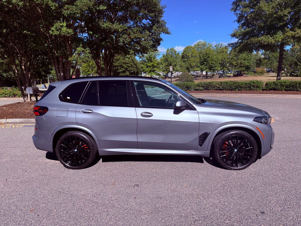 Used 2025 BMW X5 xDrive40i w/ M Sport Package AWD/4WD image 18