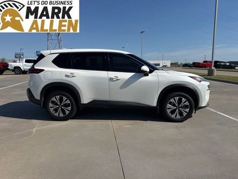 Used 2021 Nissan Rogue SV image 6