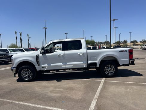Used 2025 Ford F250 Lariat AWD/4WD image 2