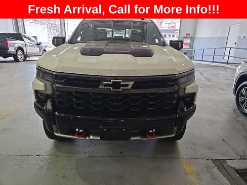 Used 2025 Chevrolet Silverado 1500 ZR2 AWD/4WD image 2
