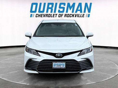 Used 2021 Toyota Camry LE w/ Carpet Mat Package (TMS) FWD image 8