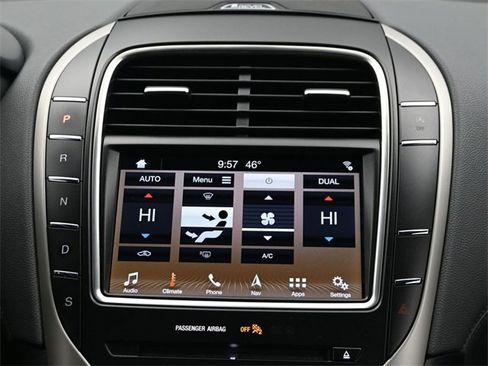 Used 2019 Lincoln Nautilus Reserve image 16