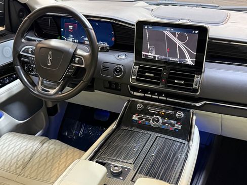 Used 2021 Lincoln Navigator Black Label image 4