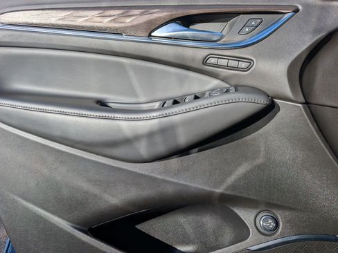 Used 2024 Buick Enclave Avenir image 14