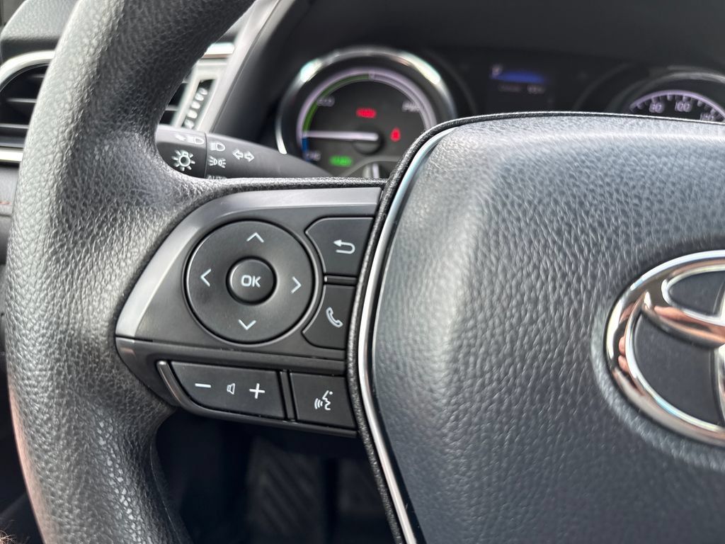 Used 2018 Toyota Camry LE FWD image 24