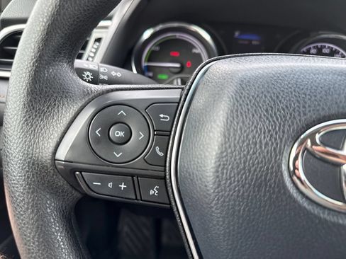 Used 2018 Toyota Camry LE FWD image 24