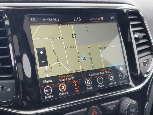 Used 2021 Jeep Grand Cherokee Overland image 18