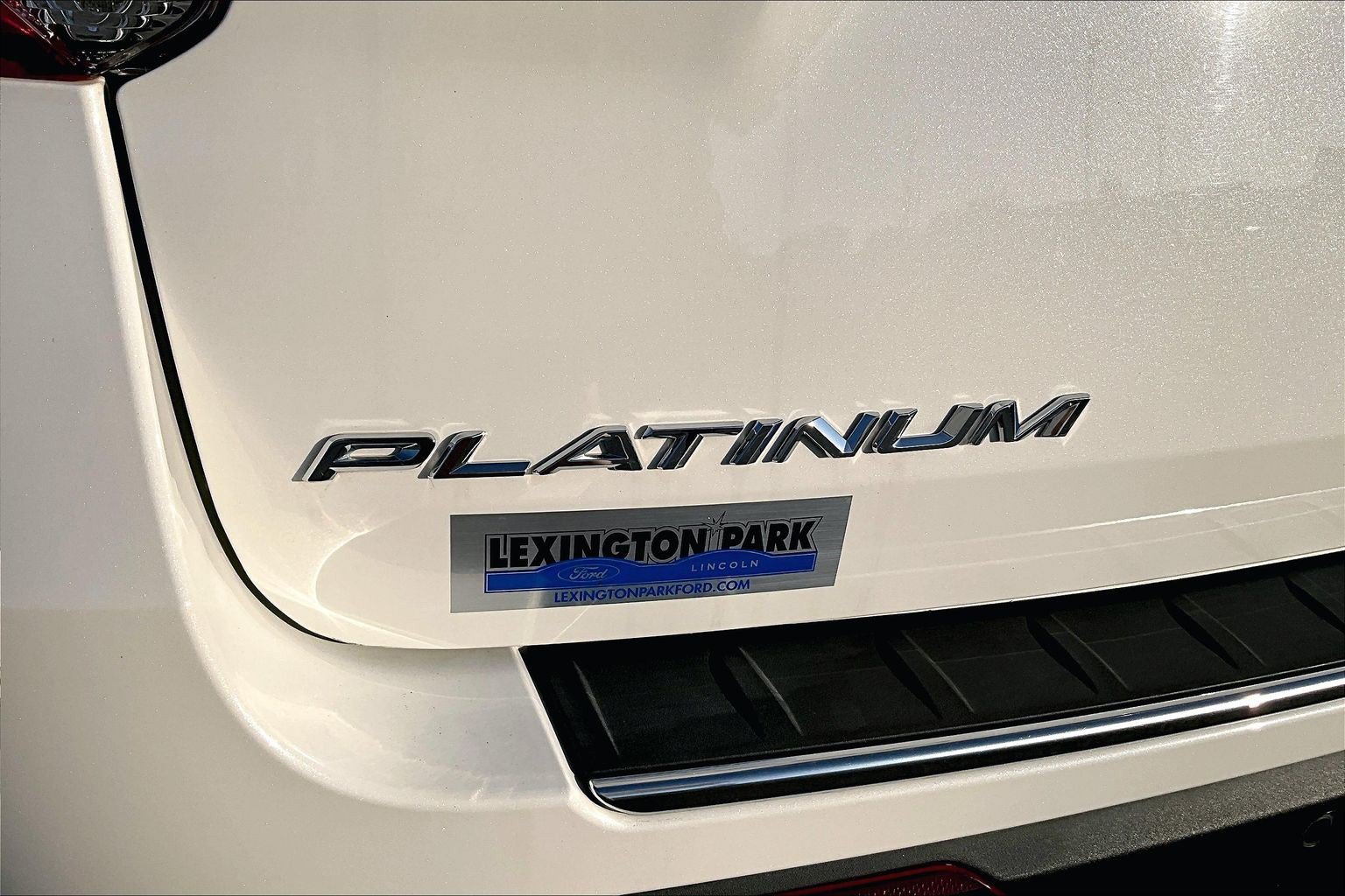Used 2021 Ford Explorer Platinum w/ Equipment Group 601A AWD/4WD image 24