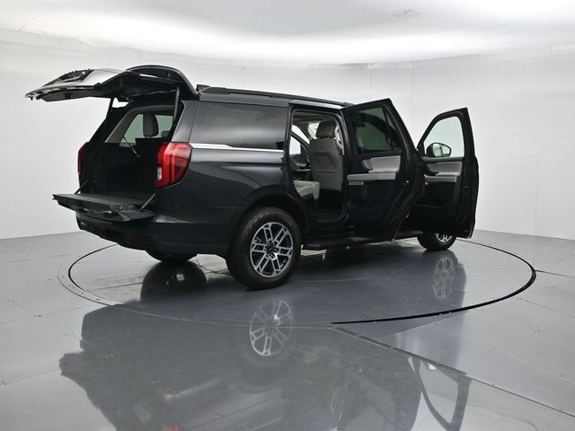 Certified 2025 Ford Expedition Active AWD/4WD image 53