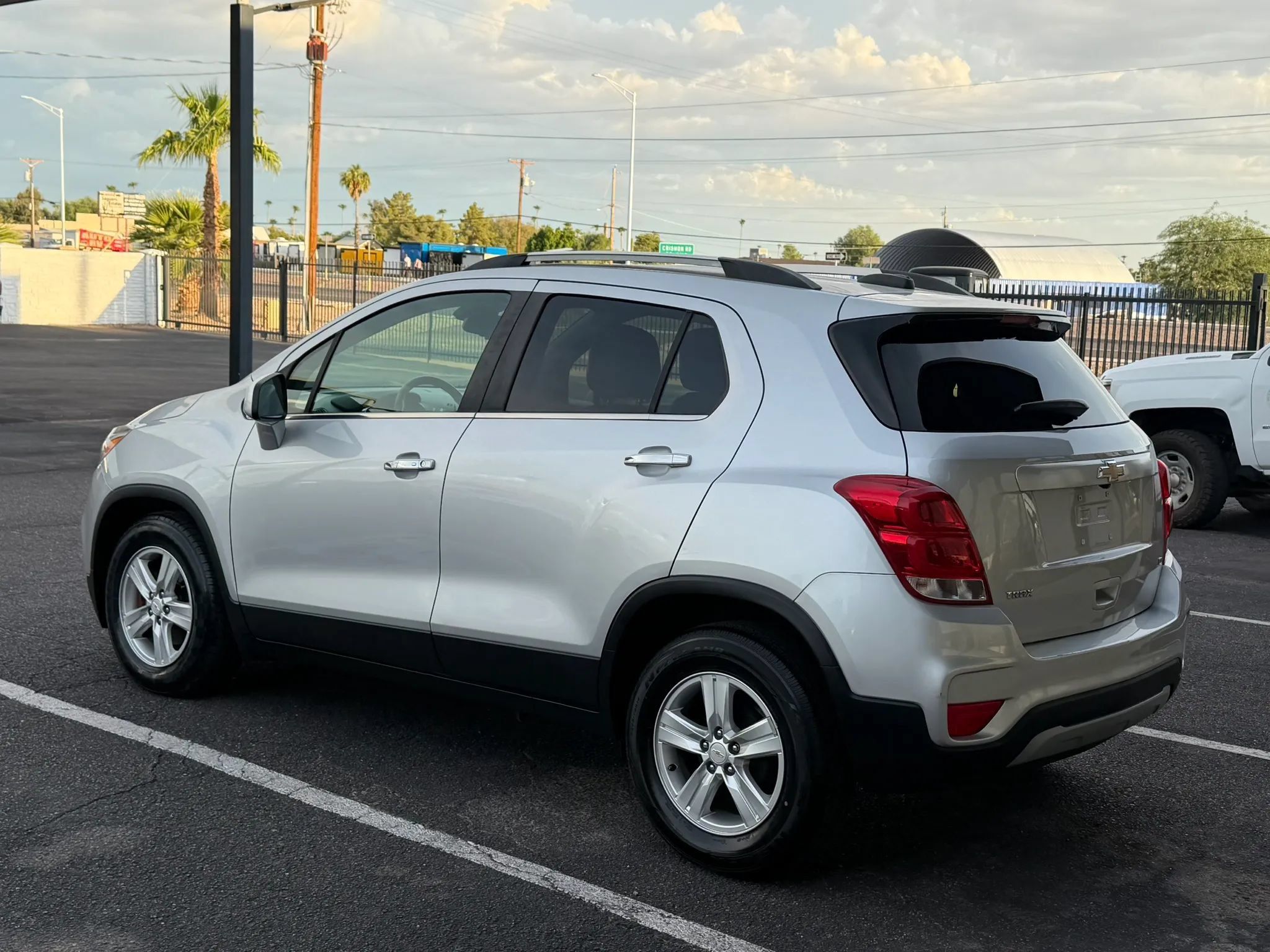 Used 2019 Chevrolet Trax LT w/ LT Convenience Package FWD image 5